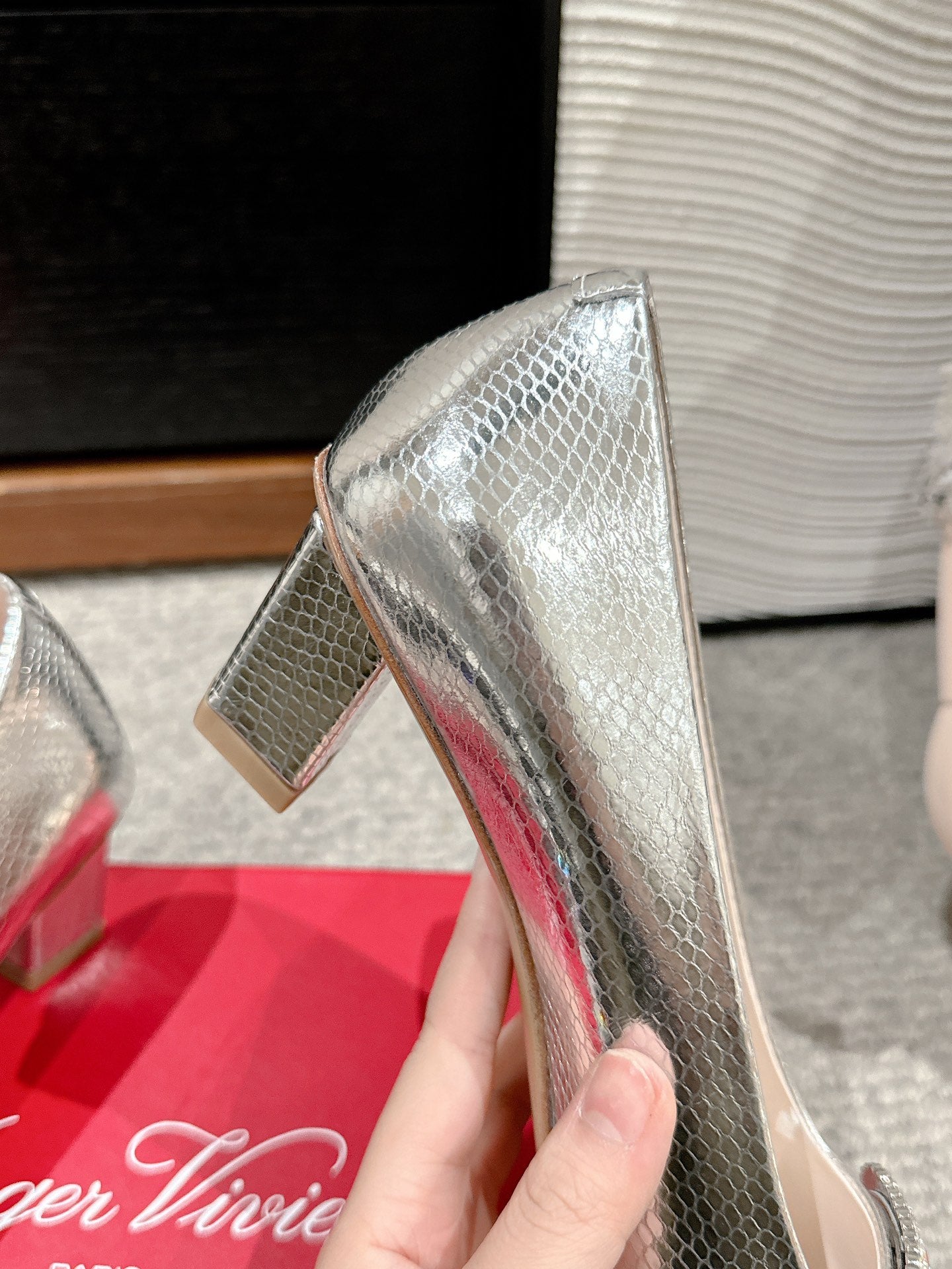 BELLE VIVIER PUMPS IN SILVER METALLIC LIZARD EMBOSSED CALFSKIN - 34