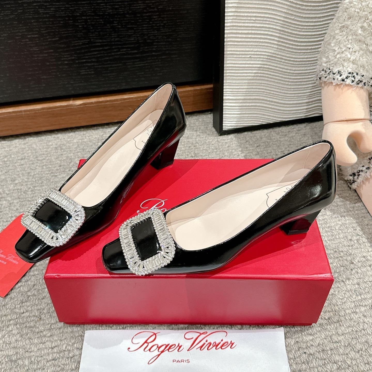 BELLE VIVIER PUMPS IN BLACK PATENT CALFSKIN - 34
