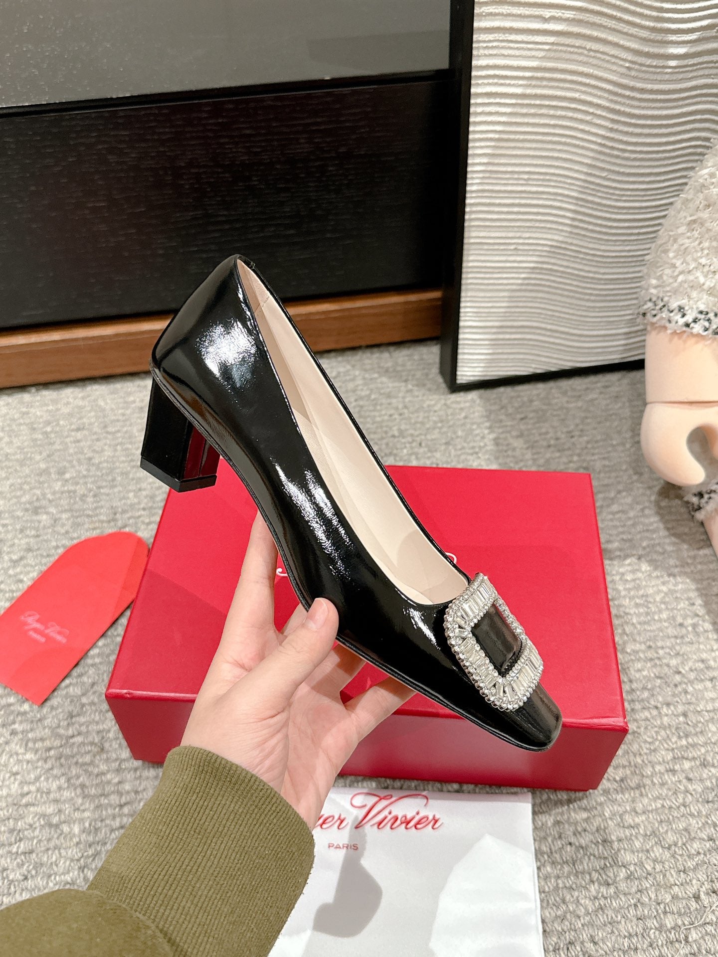 BELLE VIVIER PUMPS IN BLACK PATENT CALFSKIN - 34