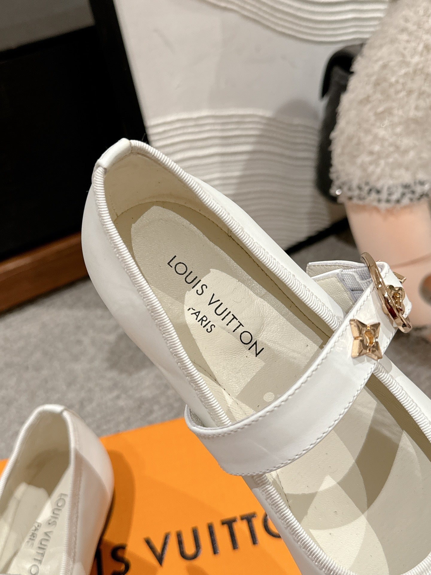 MARY JANE SHOES IN WHITE SHEEPSKIN - 35