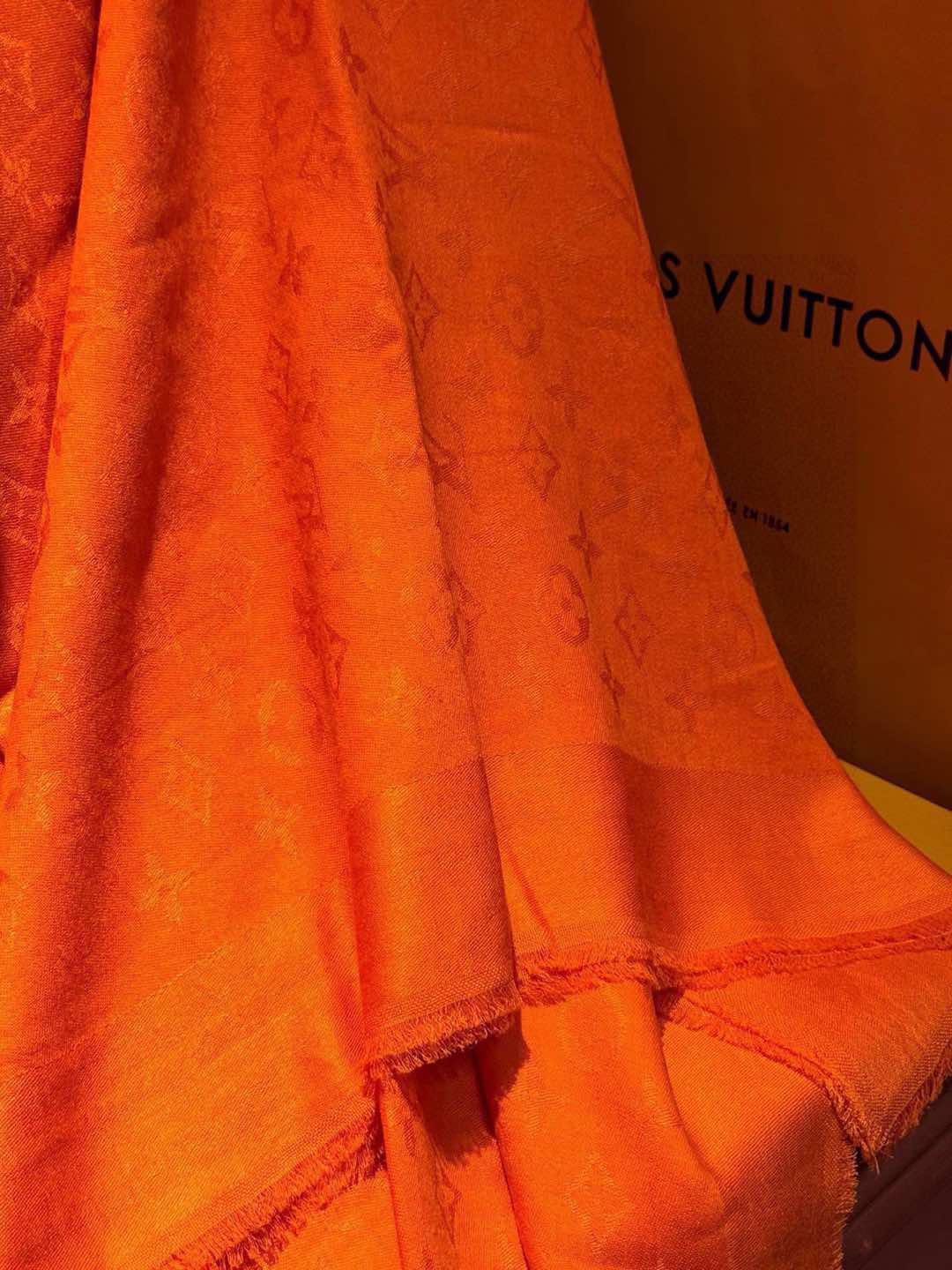 LV SCARF 140 CM IN CASHMERE 721462