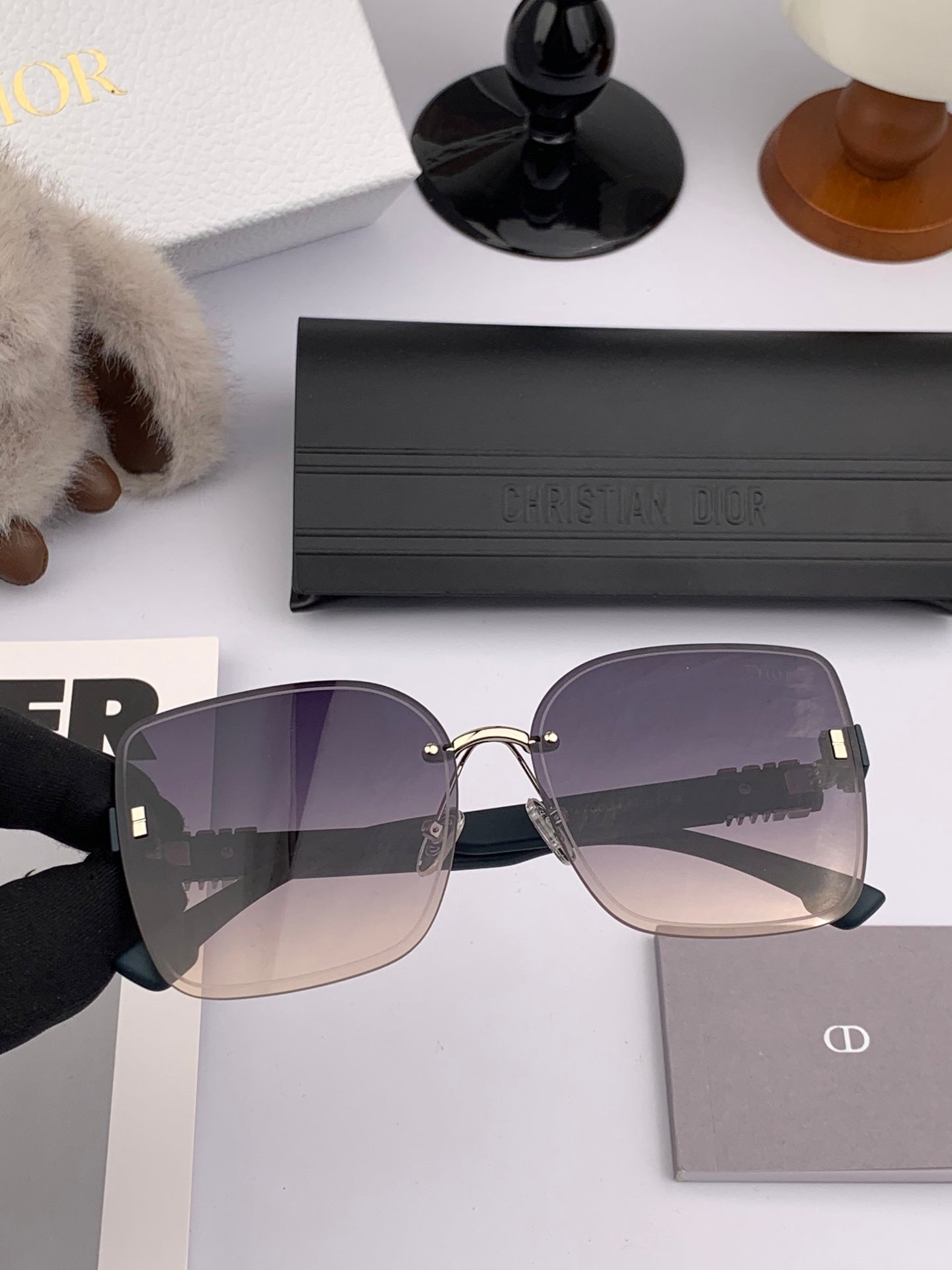 SIGNATURE SUNGLASS 575718 IN ACETATE - Grey Gradient
