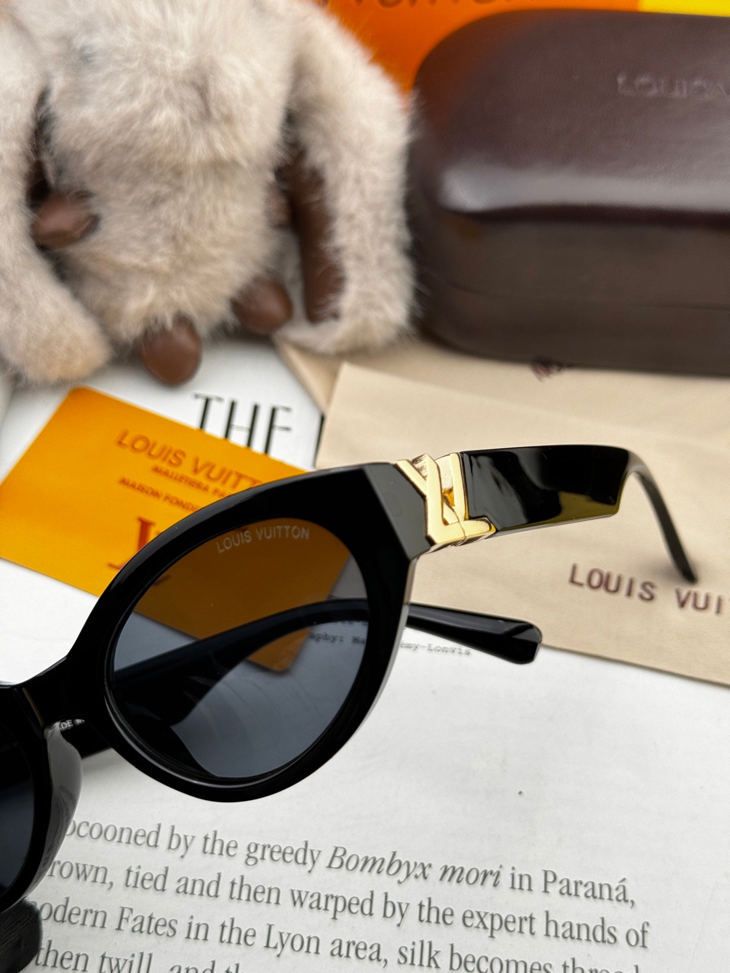 CAT EYE SUNGLASSES L35801 IN BLACK ACETATE - Small