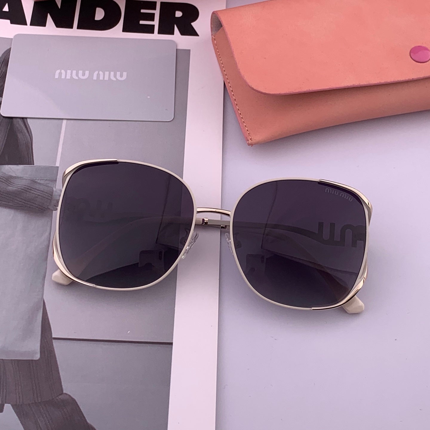 RUNWAY CAT EYE SUNGLASSES M8321 IN ACETATE - Black