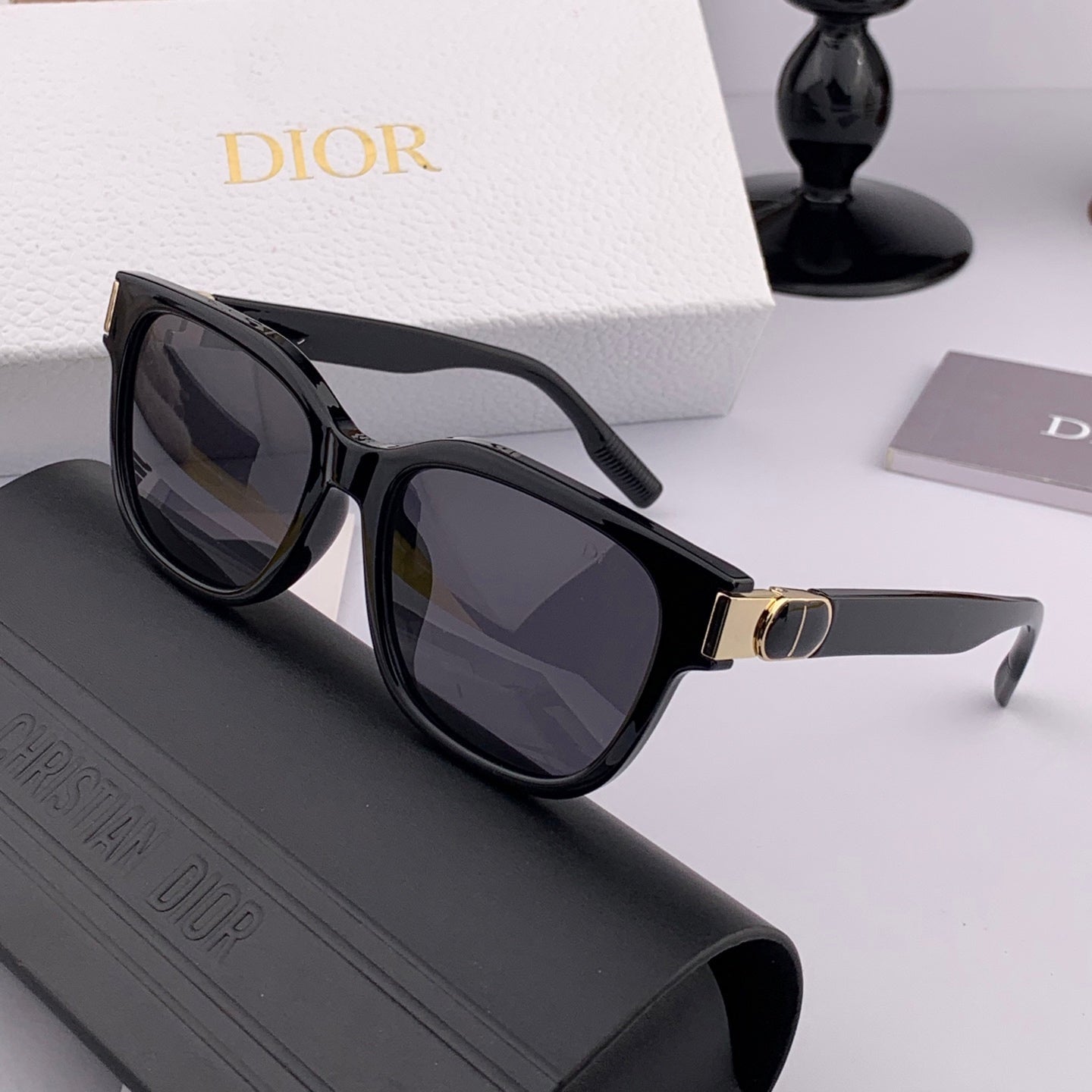MONTAIGNE SUNGLASS CD6113 IN ACETATE - Black
