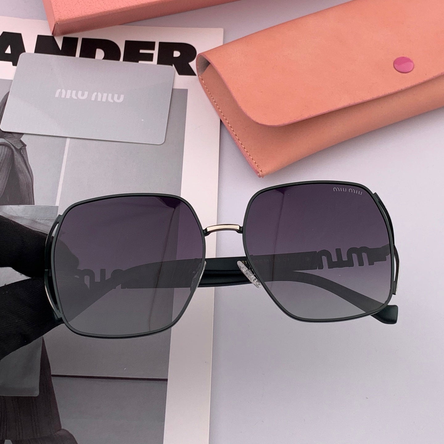 RUNWAY SQUARE SUNGLASSES M1321 IN ACETATE - Black