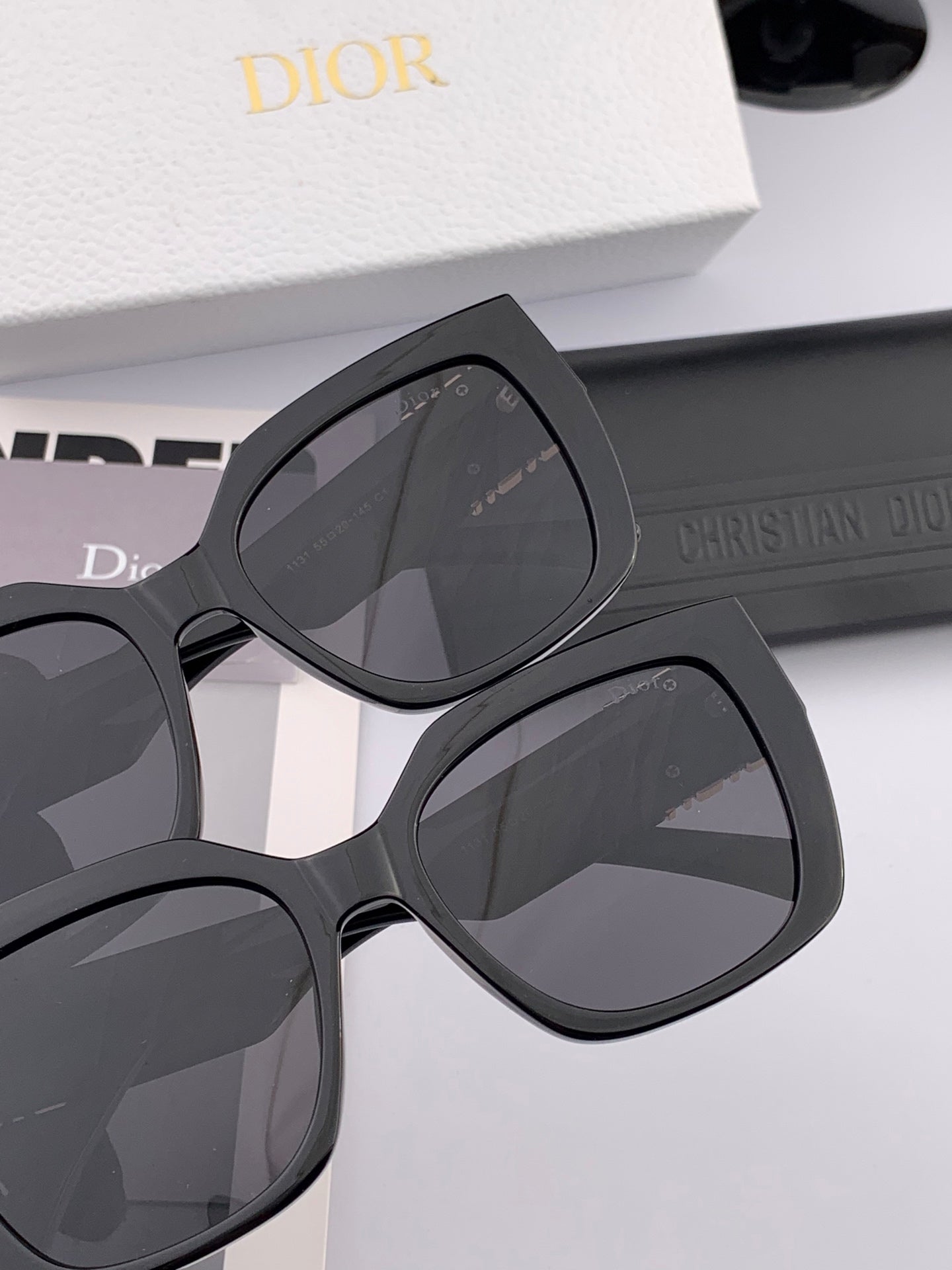 MONTAIGNE SUNGLASS CD1113 IN ACETATE - Small
