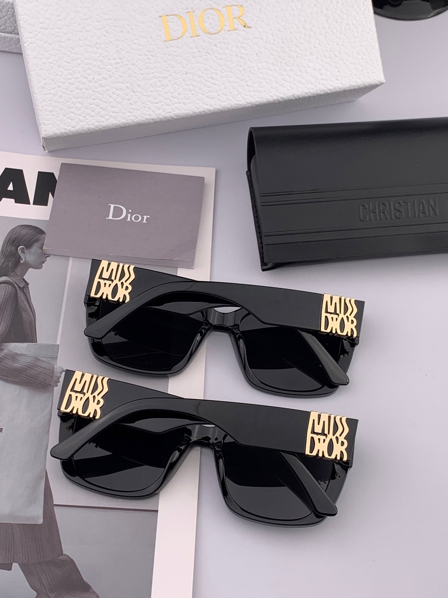 MONTAIGNE SUNGLASS CD1113 IN ACETATE - Small
