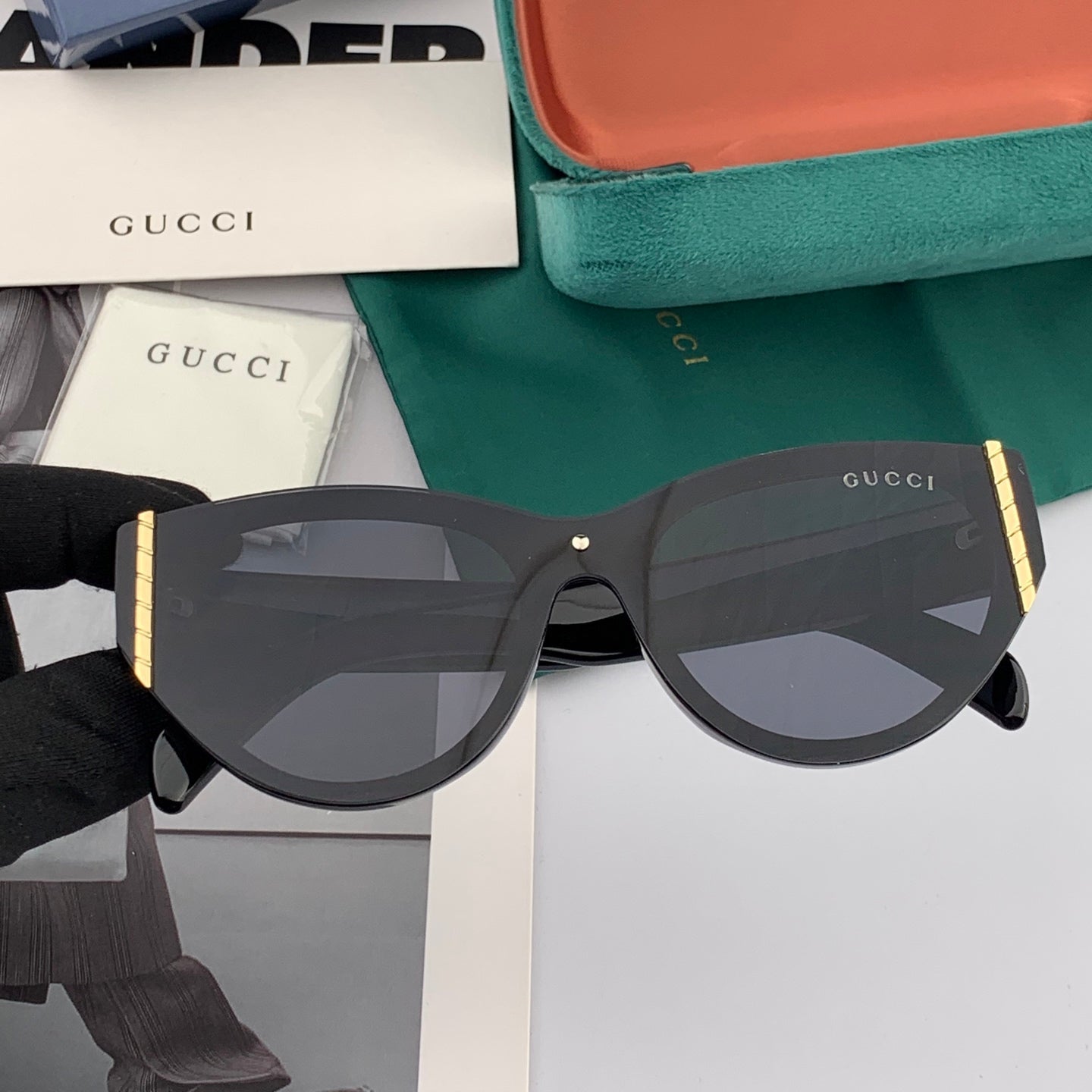 CAT-EYE FRAME SUNGLASSES G82036 IN ACETATE - Black
