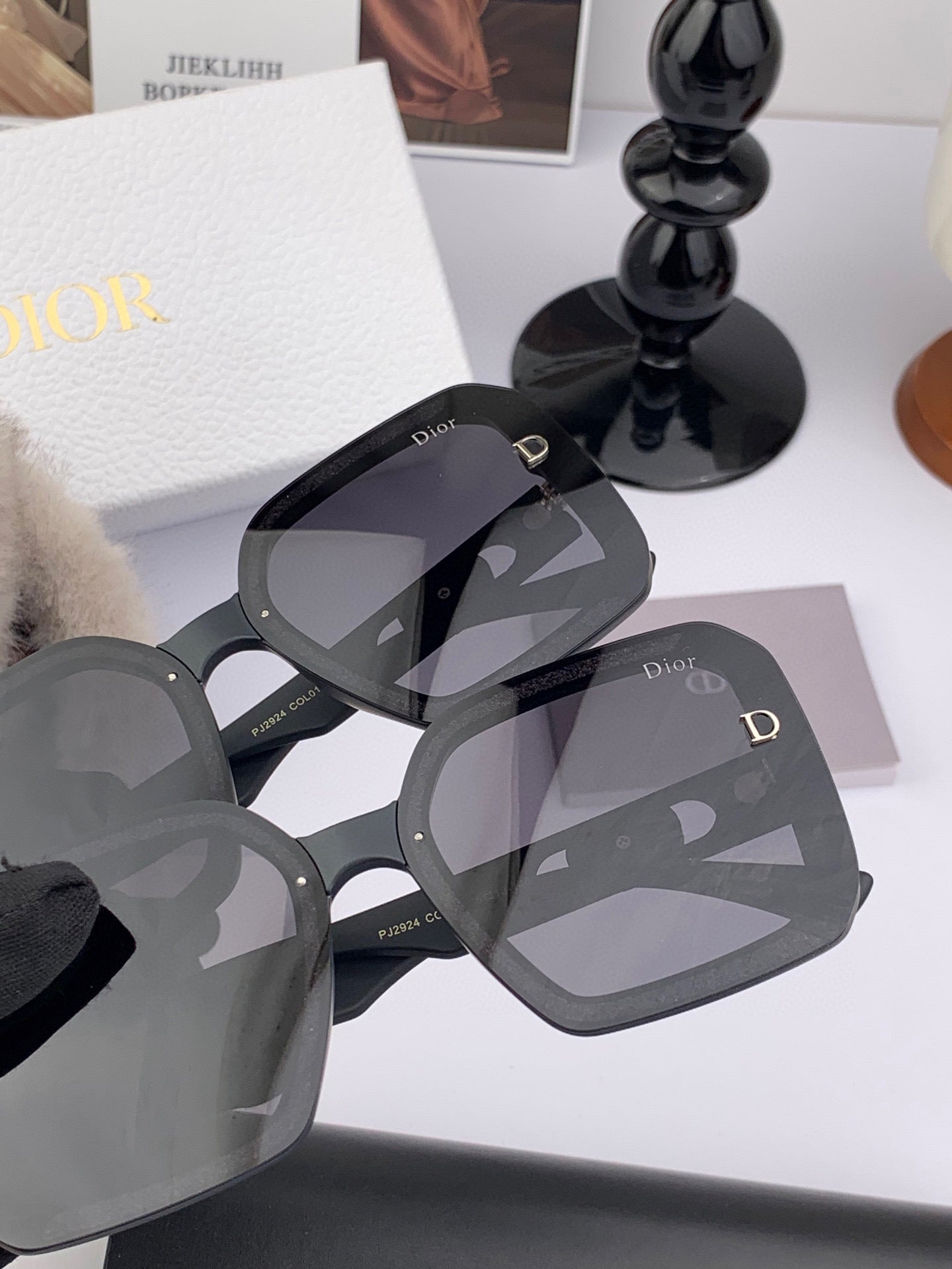 MONTAIGNE SUNGLASS D4292 IN ACETATE - Black