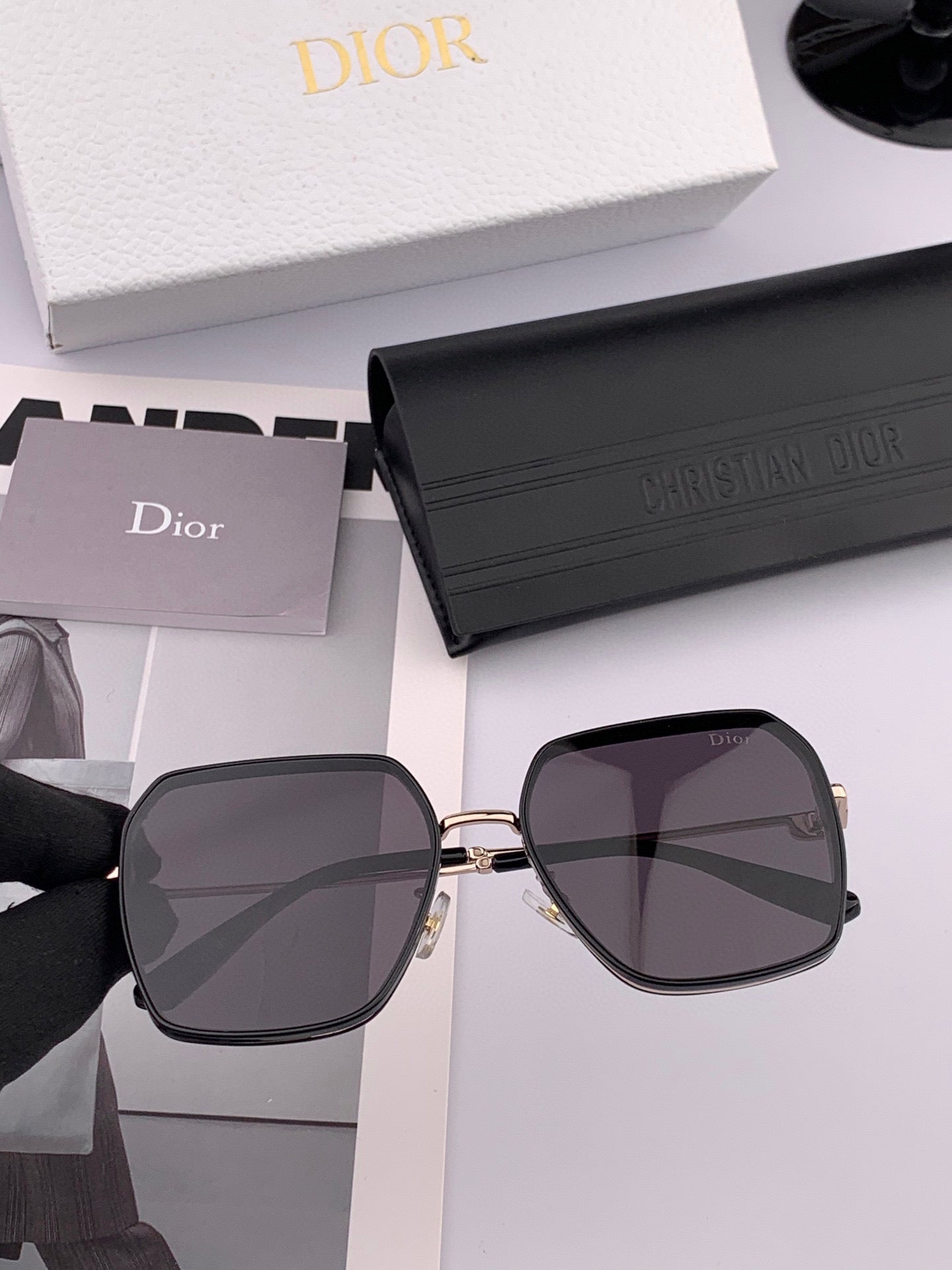 MONTAIGNE SUNGLASS D7635 IN METAL - Grey