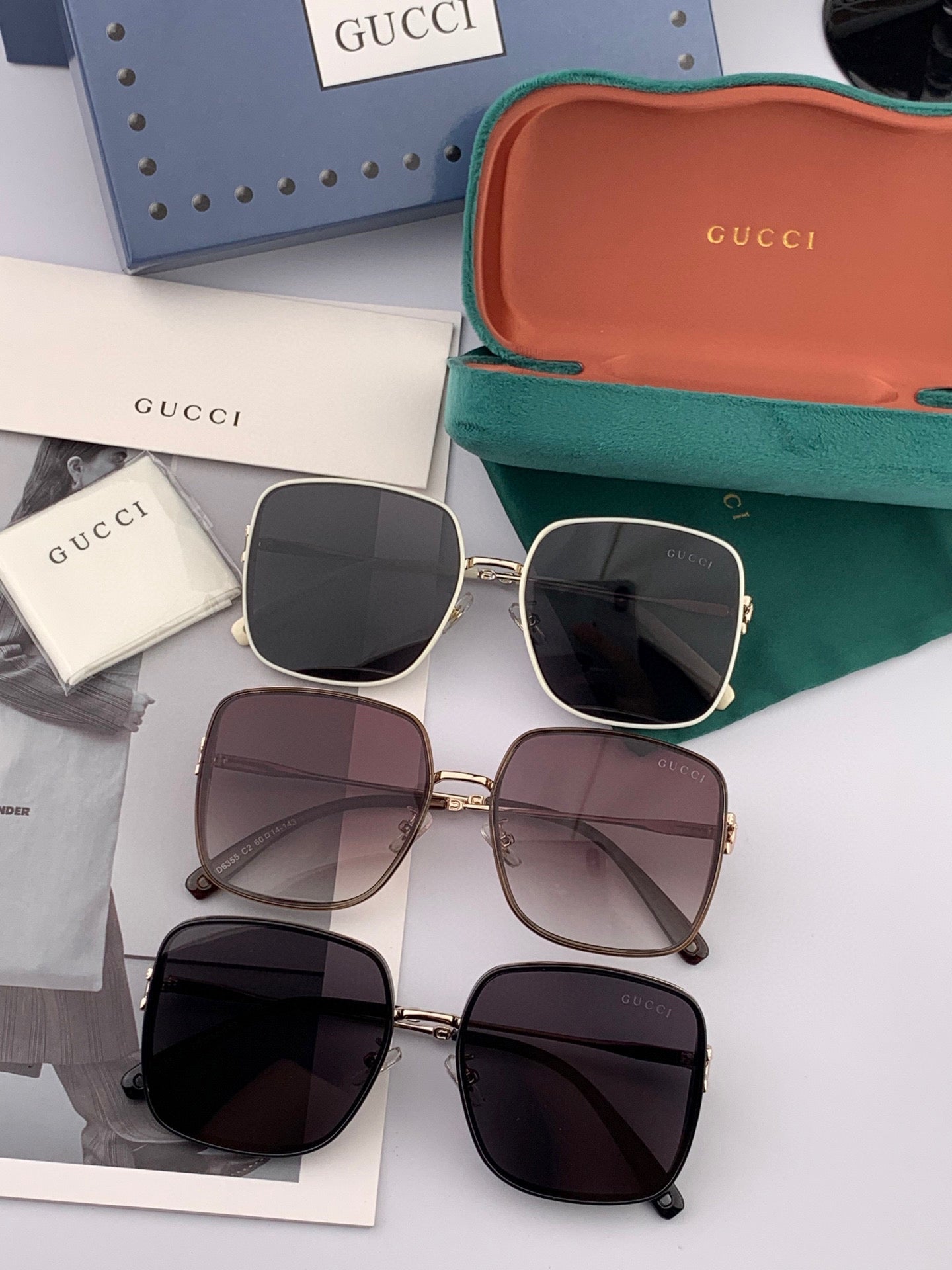 SQUARE FRAME SUNGLASSES G4634 IN METAL - White