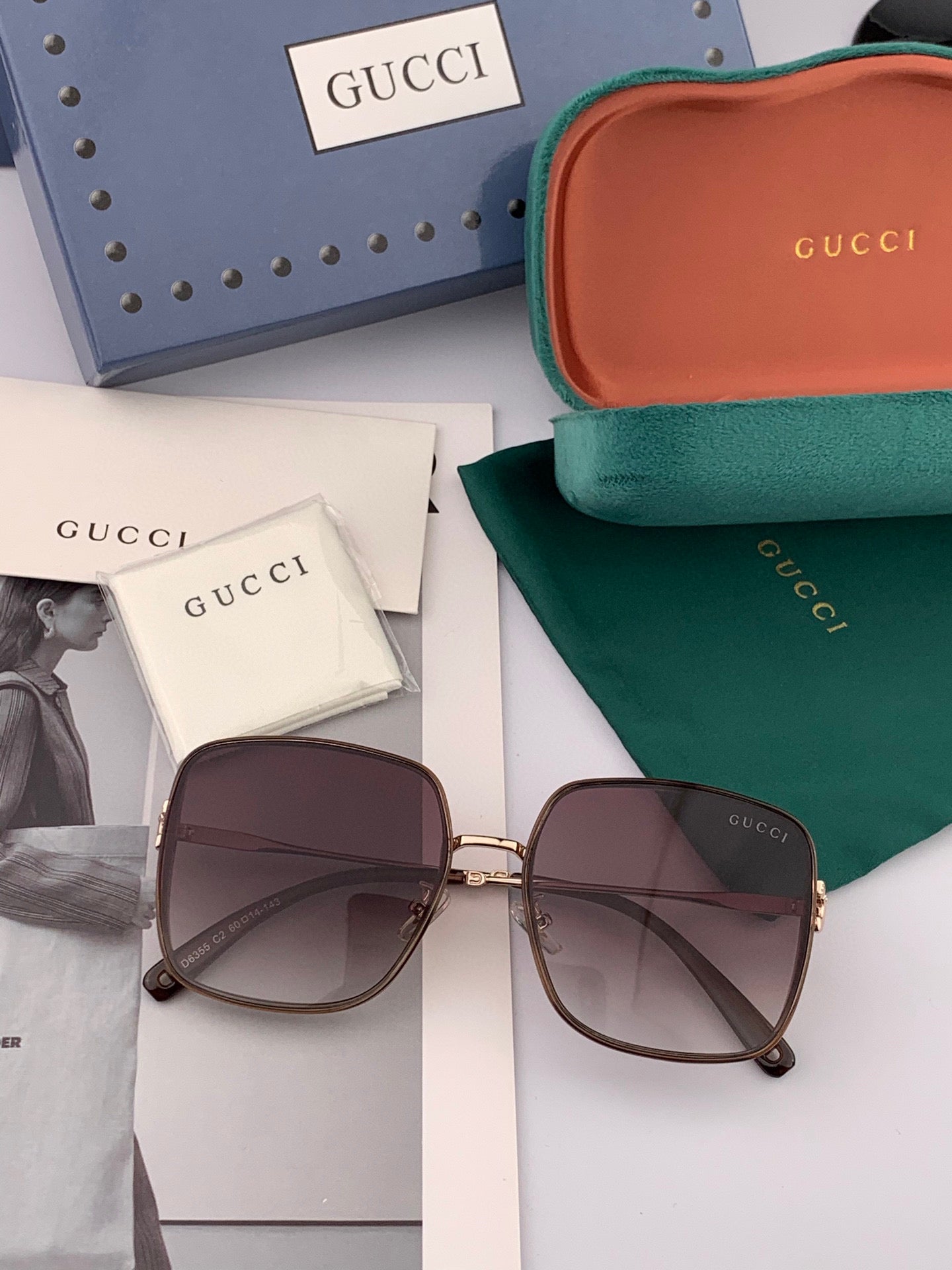 SQUARE FRAME SUNGLASSES G4634 IN METAL - White