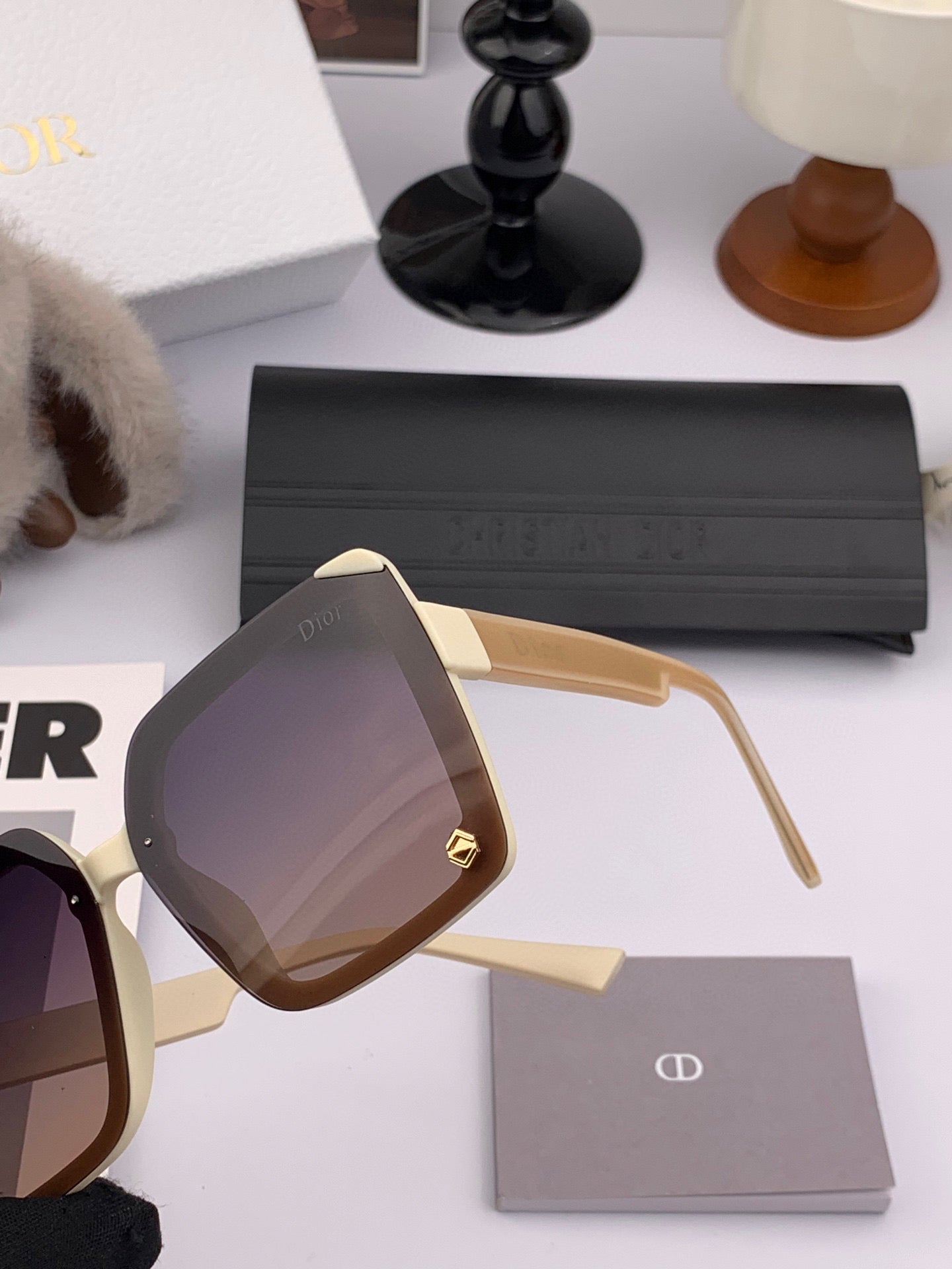 MONTAIGNE SUNGLASS D7191 IN ACETATE - Small