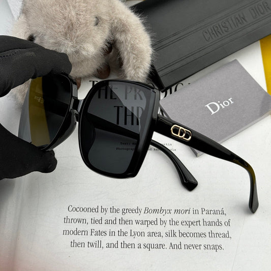 MONTAIGNE SUNGLASS CD3311 IN ACETATE - Black