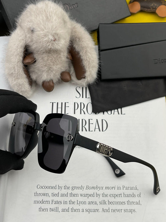 MONTAIGNE SUNGLASS CD5610 IN ACETATE - Black