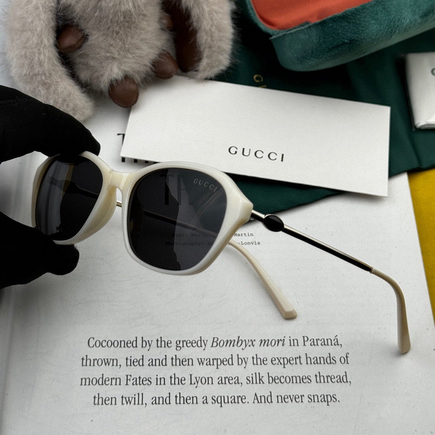 OVAL FRAME SUNGLASSES G4906 IN ACETATE AND METAL - Black