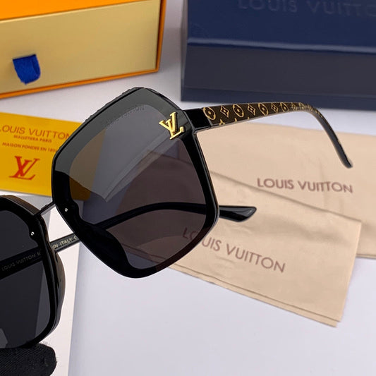 SQUARE SUNGLASSES L30157 IN BLACK ACETATE MONOGRAM LOGO - Small