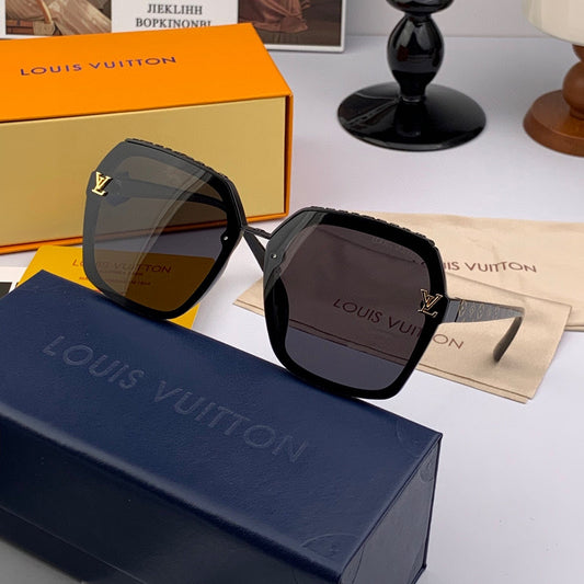 SQUARE SUNGLASSES L30157 IN BLACK ACETATE MONOGRAM LOGO - Small