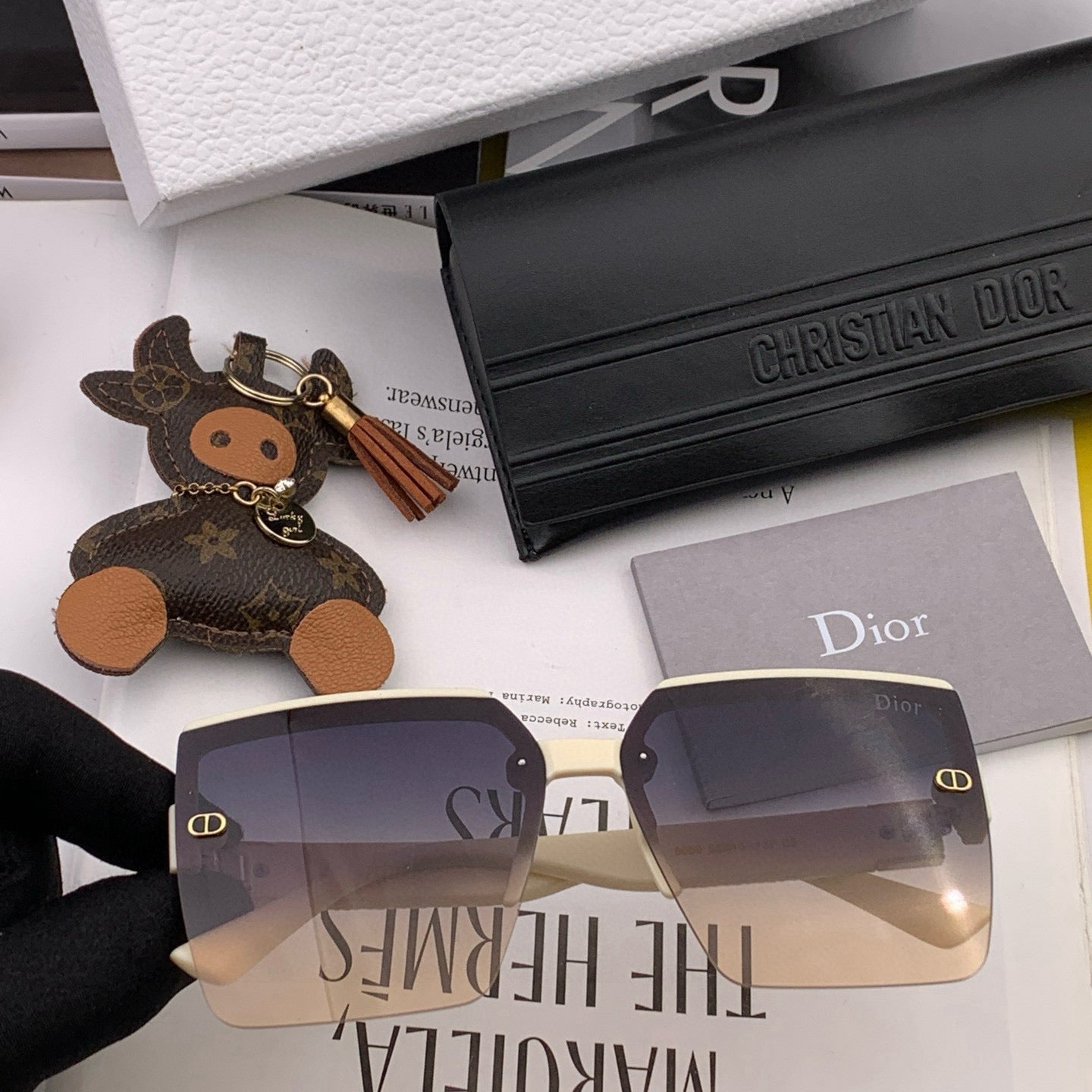 MONTAIGNE SUNGLASS D9805 IN ACETATE - Black