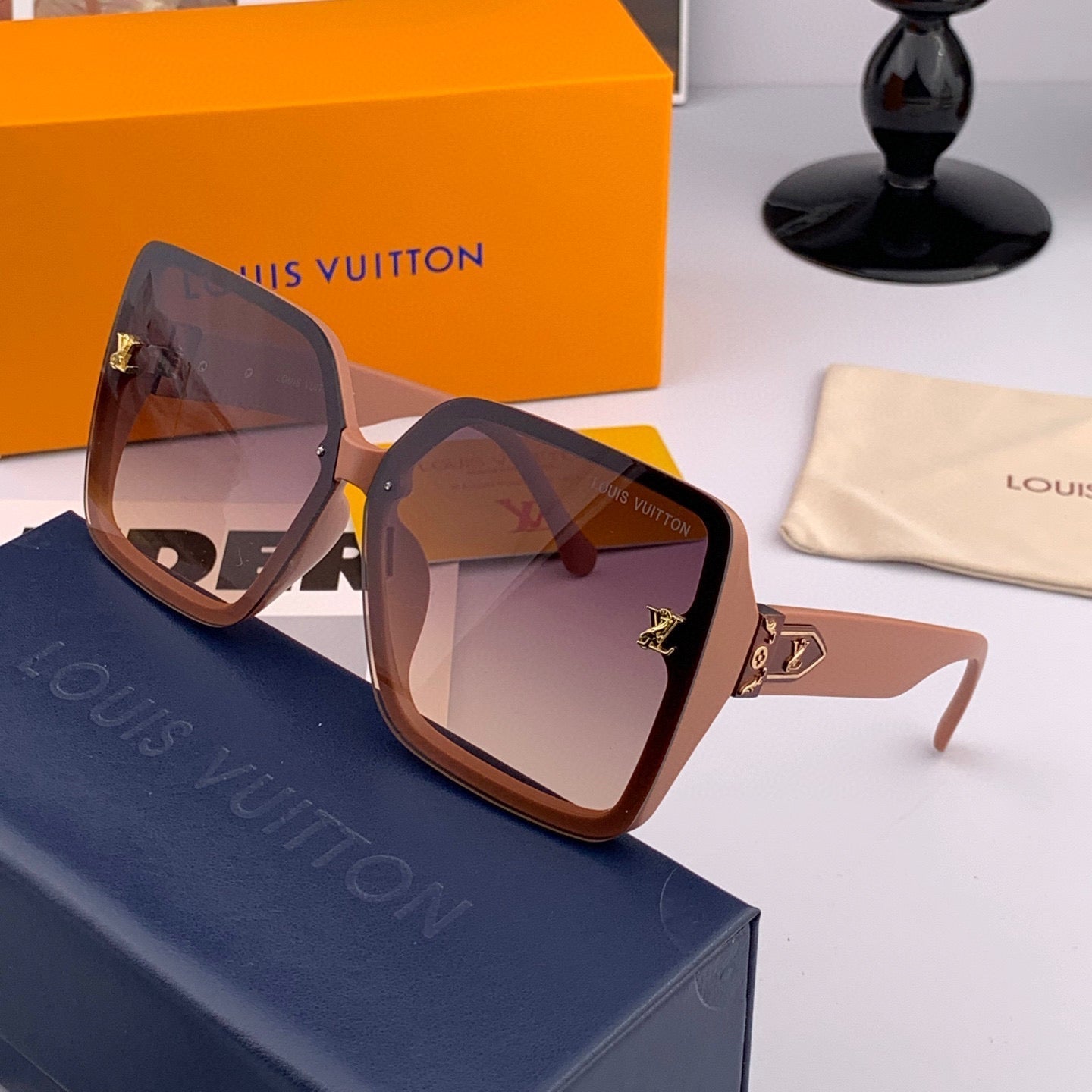 SQUARE SUNGLASSES L3230 IN ACETATE - Black