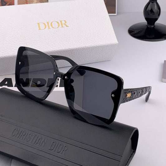 MONTAIGNE SUNGLASS CD0822 IN ACETATE - Black