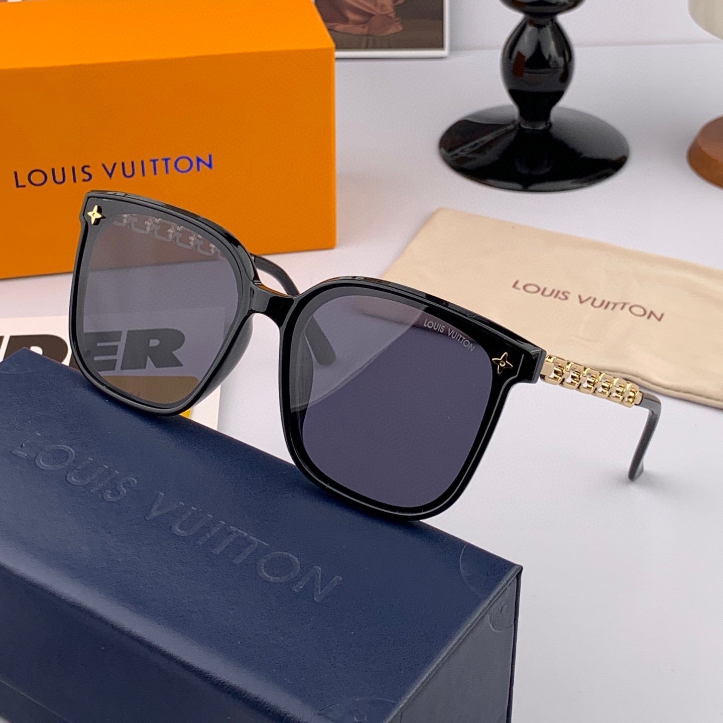 CHAIN SQUARE SUNGLASSES L8233 IN ACETATE - Black