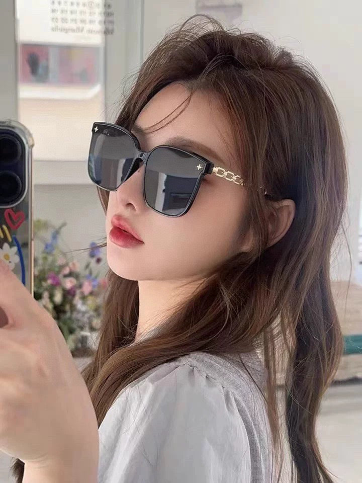 CHAIN SQUARE SUNGLASSES L8233 IN ACETATE - Black