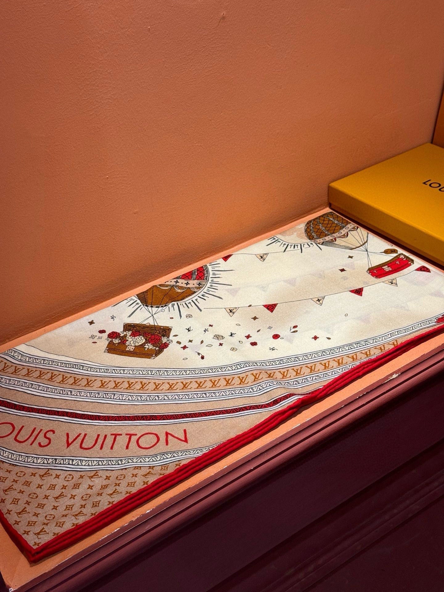 LV SCARF 140 CM IN SILK 730621