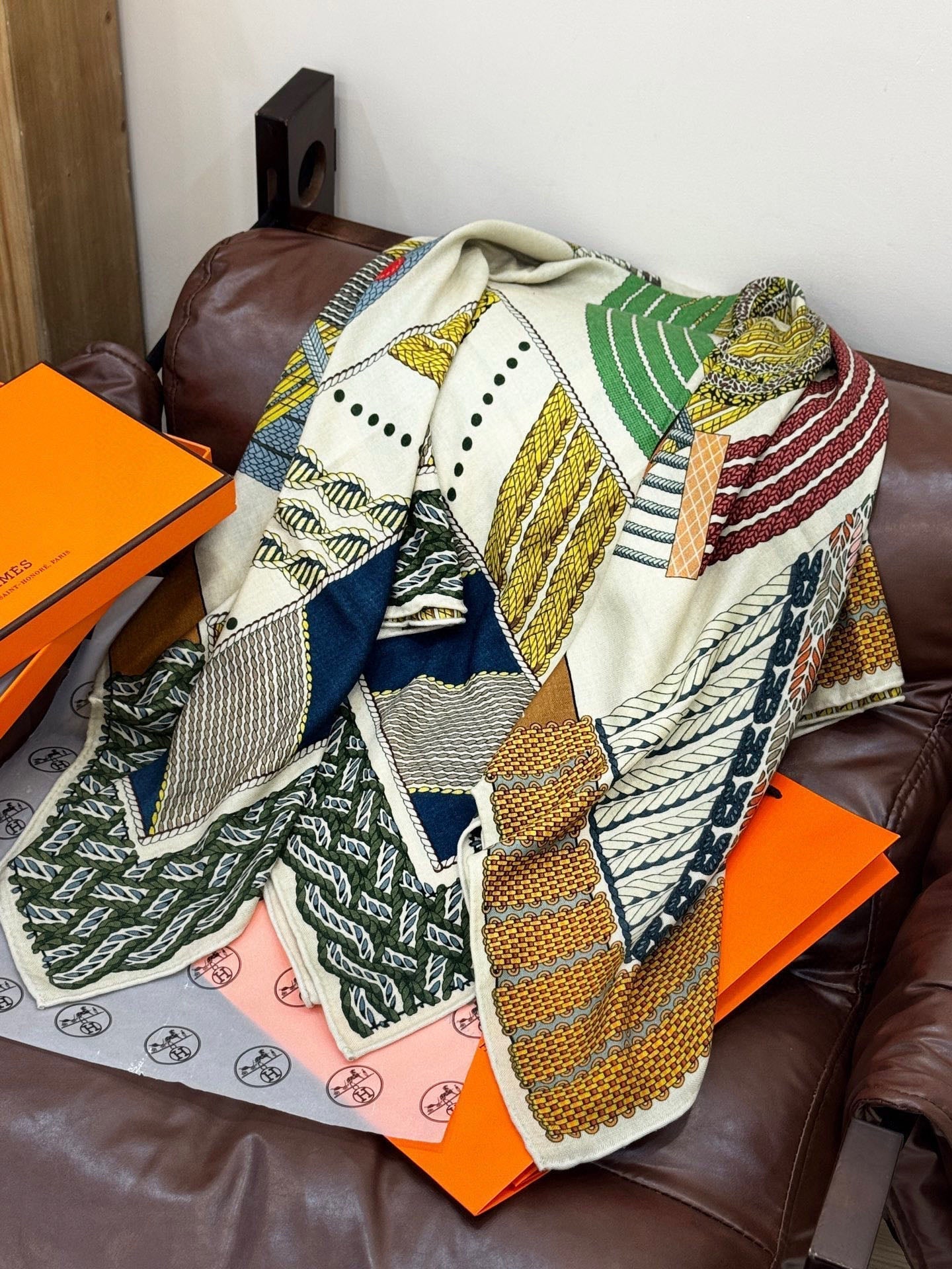 HERMES 25S SCARF 140 IN SILK 854804