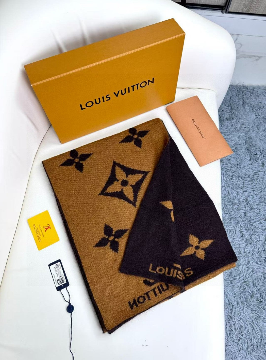 LV SCARF 180 CM IN CASHMERE 700779