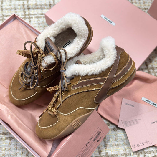 КРОСІВКИ MIUMIU 26S З ТЕМНО-КОРИЧНЕВОЇ ЗАМШІ ТА ОВЧИНИ