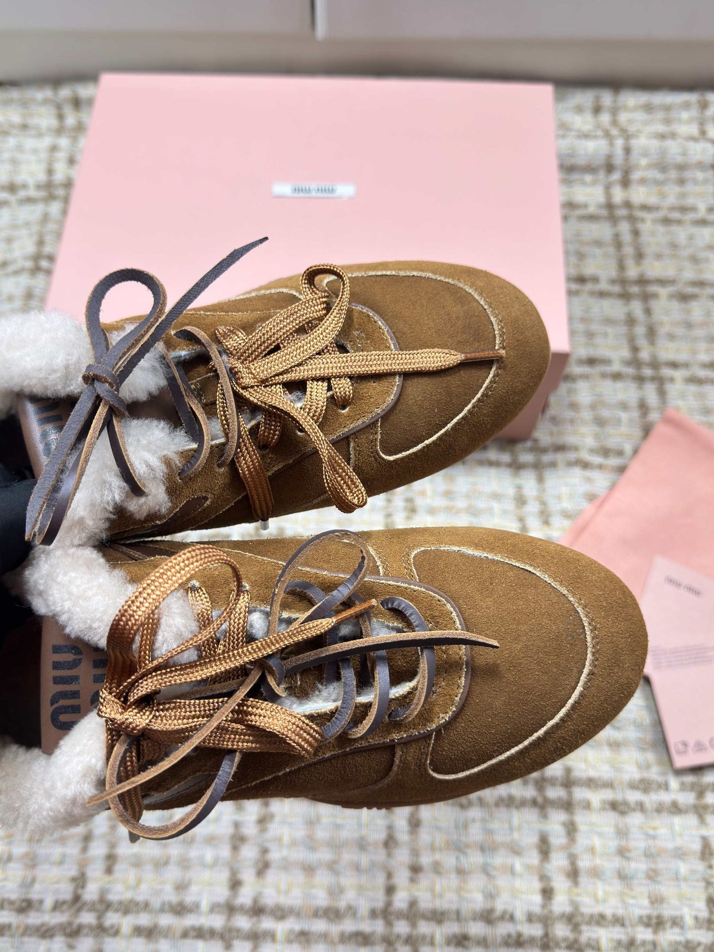MIUMIU 26S SNEAKERS IN DARK BROWN SUEDE AND SHEARLING