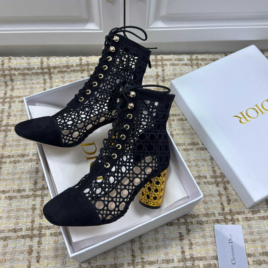 ЧЕРЕВИКИ DIOR 26S НА ШНУРІВЦІ 80 ММ З ЧОРНОЇ АЖУРНОЇ ЗАМШІ ІЗ ЗОЛОТИМ КАБЛУКОМ