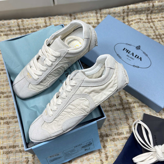 КРОСІВКИ PRADA 26S LOW TOP З БІЛОГО НЕЙЛОНУ ТА ЗАМШІ