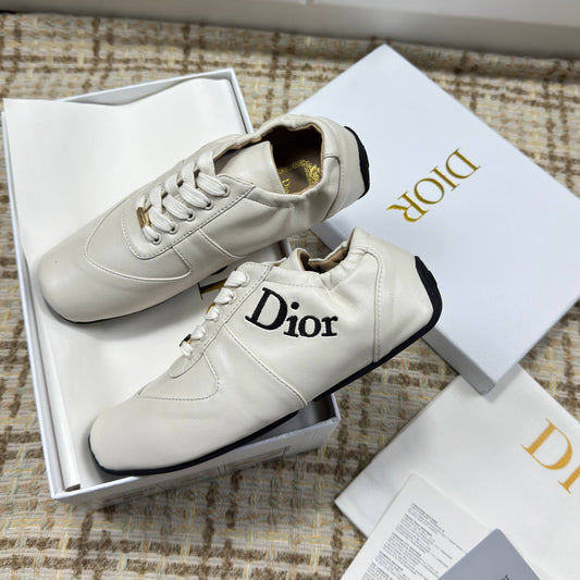 НИЗЬКІ КРОСІВКИ DIOR 26S З БІЛОЇ ТЕЛЯЧОЇ ШКІРИ З ЛОГОТИПОМ DIOR