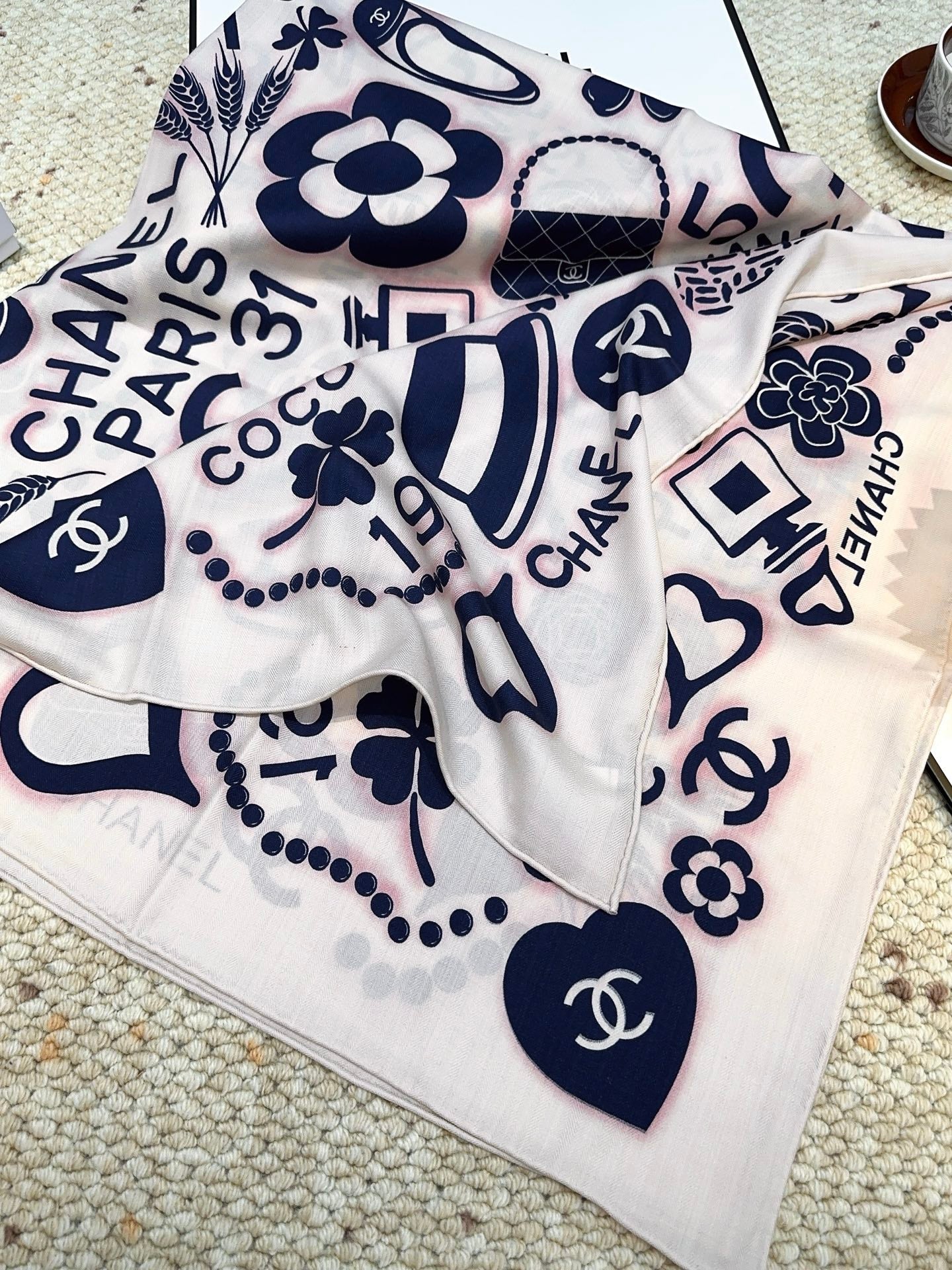 CHANEL 25S SCARF 140 IN SILK AND CASHMERE 881852