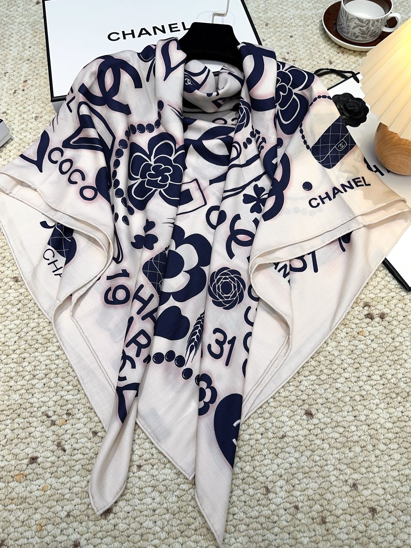 CHANEL 25S SCARF 140 IN SILK AND CASHMERE 881852