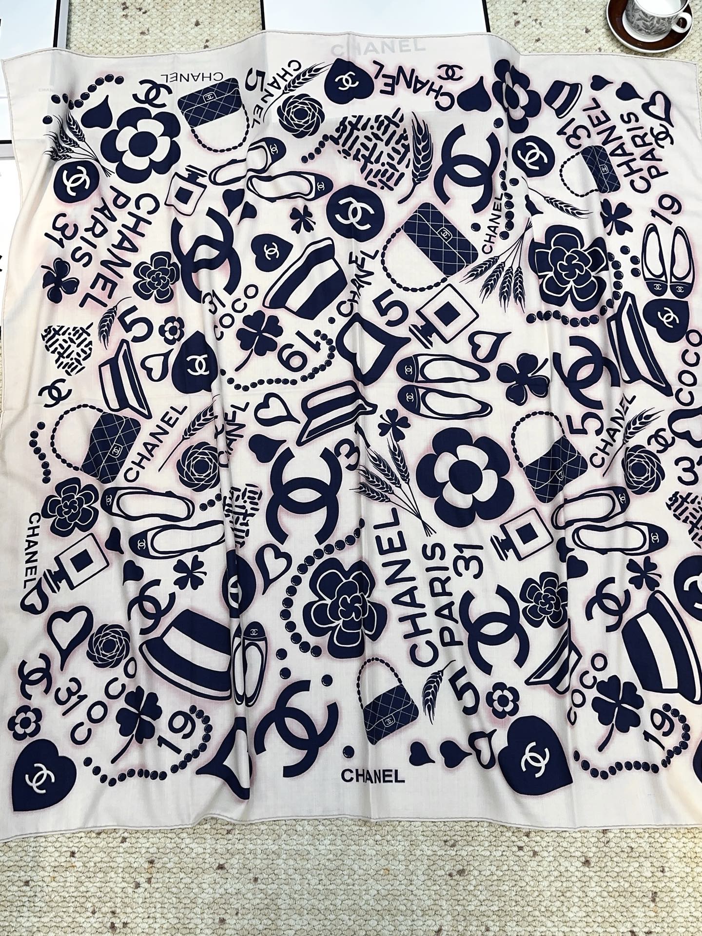 CHANEL 25S SCARF 140 IN SILK AND CASHMERE 881852