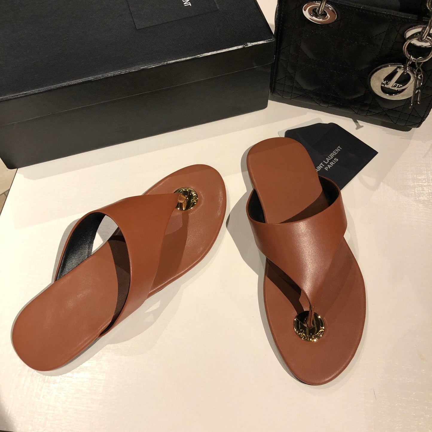 FLAT THONG IN BRONZE BROWN CALFSKIN - 35