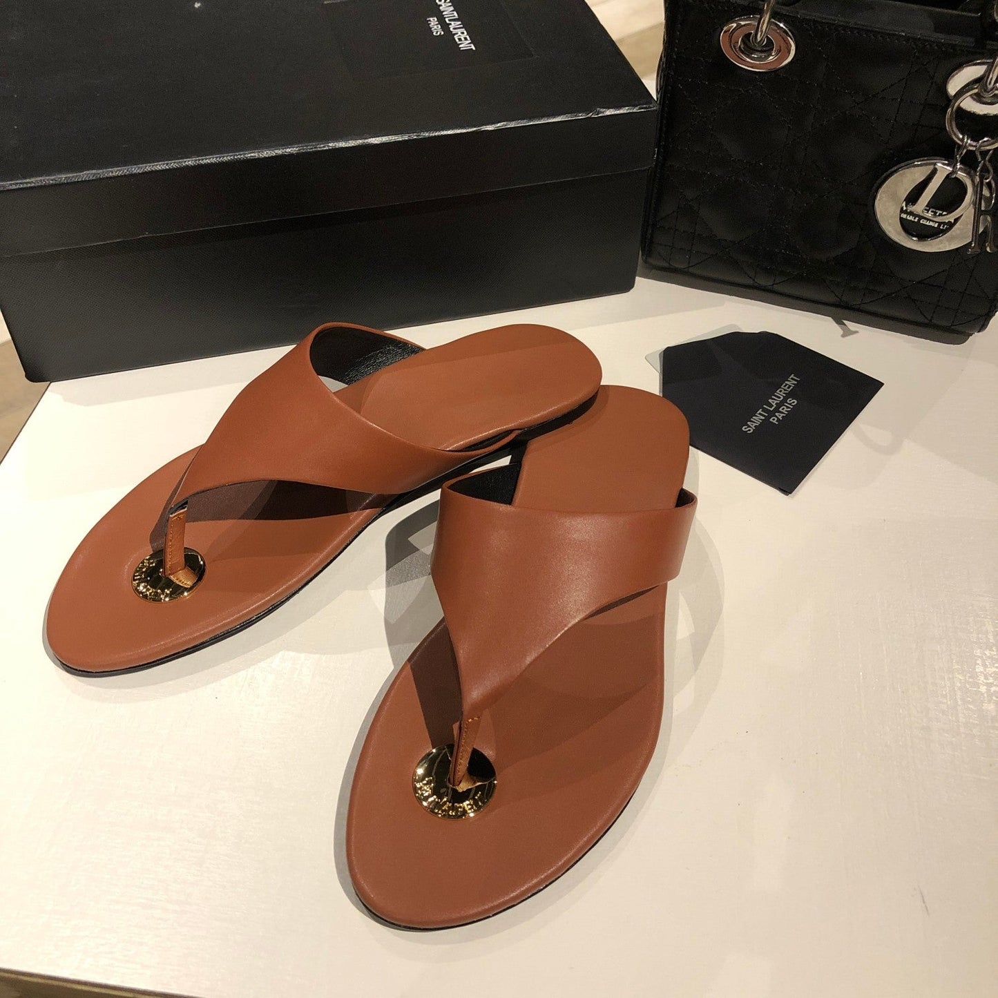 FLAT THONG IN BRONZE BROWN CALFSKIN - 35