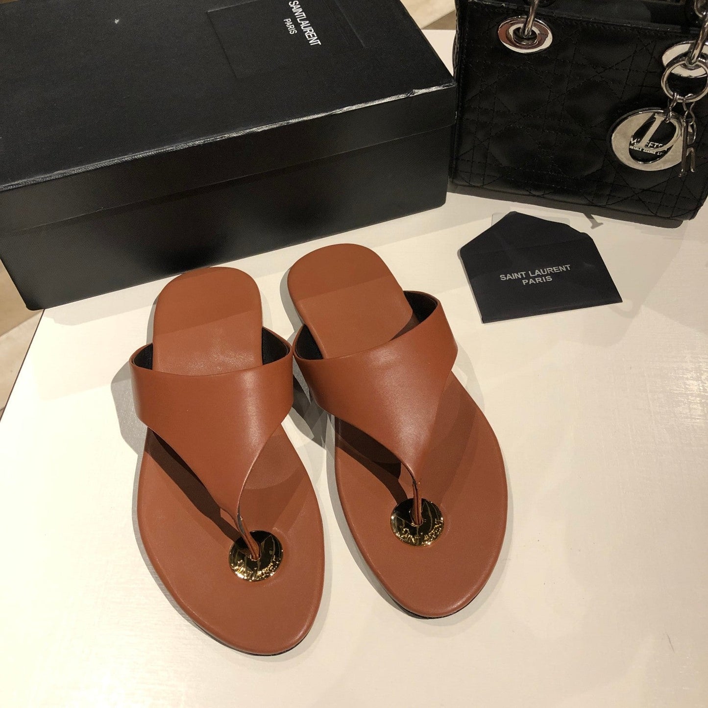 FLAT THONG IN BRONZE BROWN CALFSKIN - 35