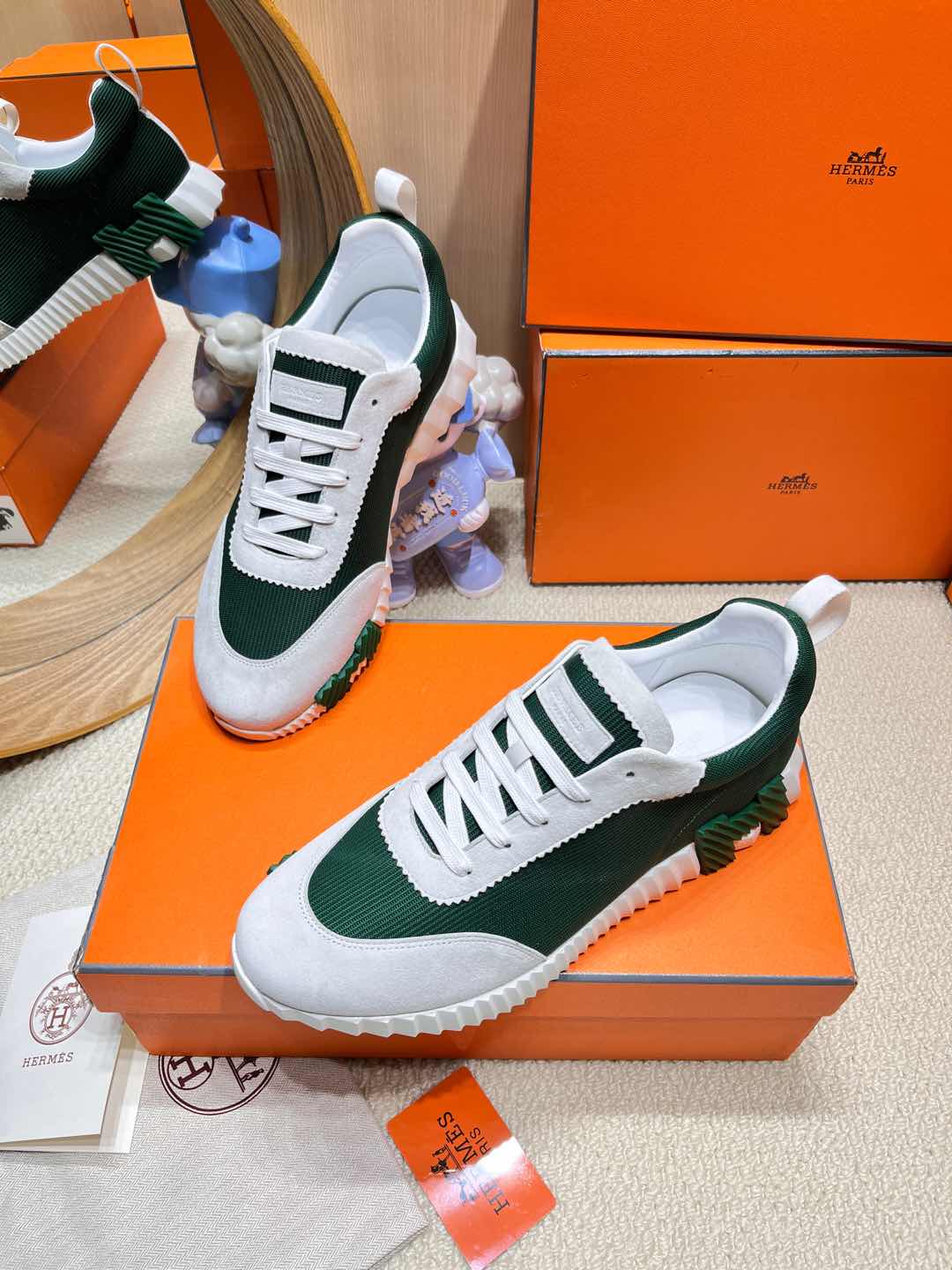 BOUNCING SNEAKER IN PALE GRAY SUEDE AND GREEN FOREST KNIT - 34