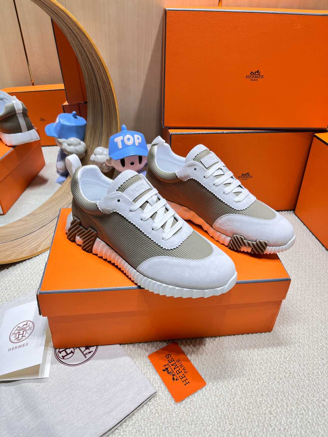 BOUNCING SNEAKER IN PALE GRAY SUEDE AND WOOD BROWN KNIT - 34