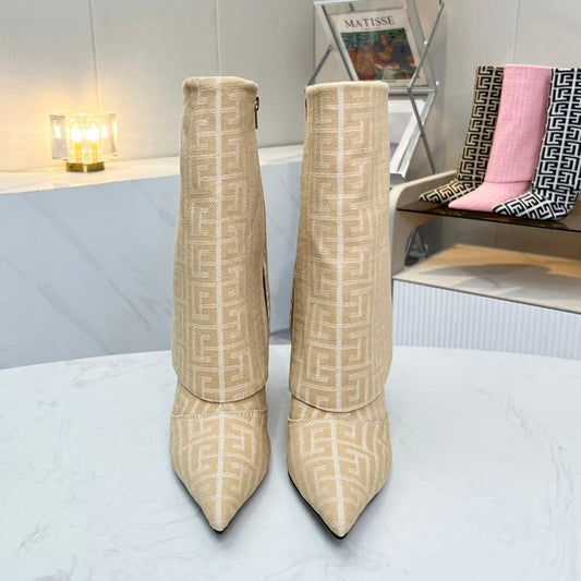 ЧОБОТИ BALMAIN 26S MONOGRAM НА ПІДБОРАХ 105 ММ З ЖАККАРДОВОГО ПОЛОТНА ВІДТІНКУ NUDE BEIGE