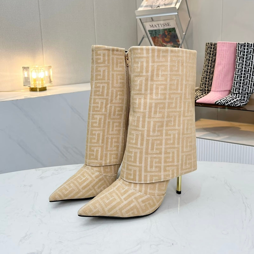ЧОБОТИ BALMAIN 26S MONOGRAM НА ПІДБОРАХ 105 ММ З ЖАККАРДОВОГО ПОЛОТНА ВІДТІНКУ NUDE BEIGE