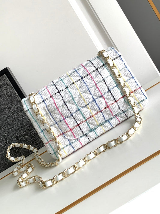 СУМКА CC MEDIUM 25 FLAP BAG З БІЛОГО ВОВНЯНОГО ТВІДУ
