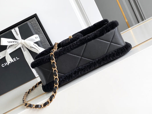 СУМКА CHANEL 25S FLAP BAG 23,5 СМ З ЧОРНОЇ ВОВНИ ТА ОВЕЧОЇ ШКІРИ