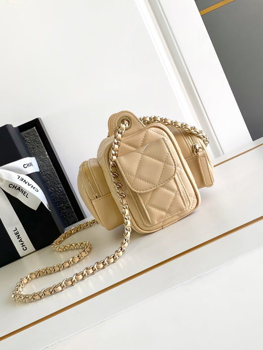 СУМКА-ФОТОАПАРАТ CHANEL 25S 23 З БЕЖЕВОЇ ШКІРИ ЯГНЯТИ ІЗ ЗОЛОТОЮ ФУРНІТУРОЮ