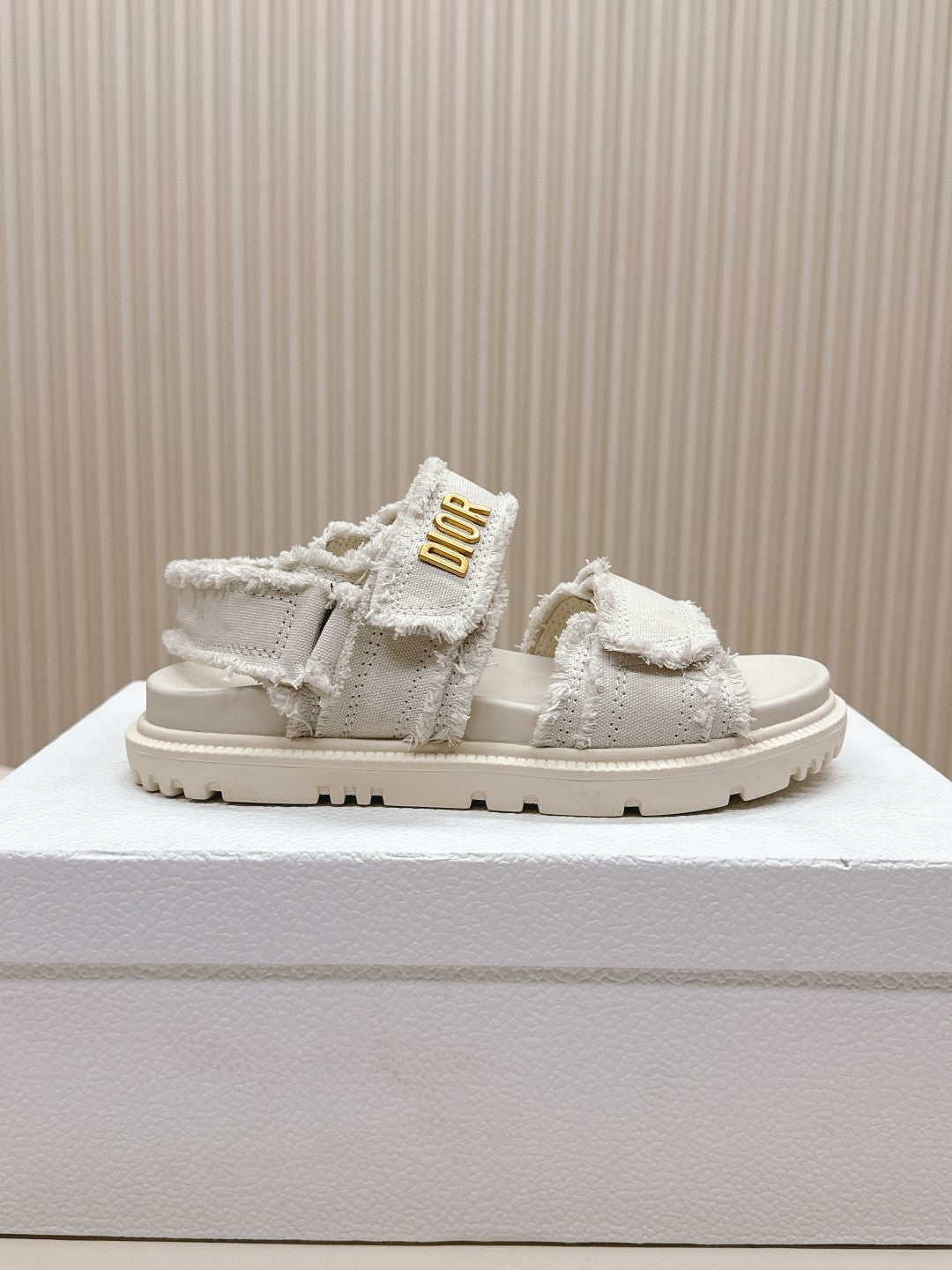 DIOR BACK-STRAP SANDALS 25S IN WHITE DENIM AND CALFSKIN WITH GOLD HARDWARE - 35